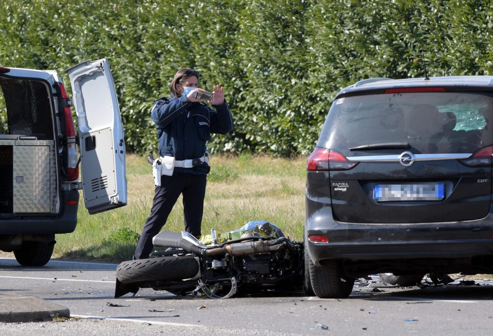 Incidente Foggia Scontro Auto Moto Feriti I Conducenti