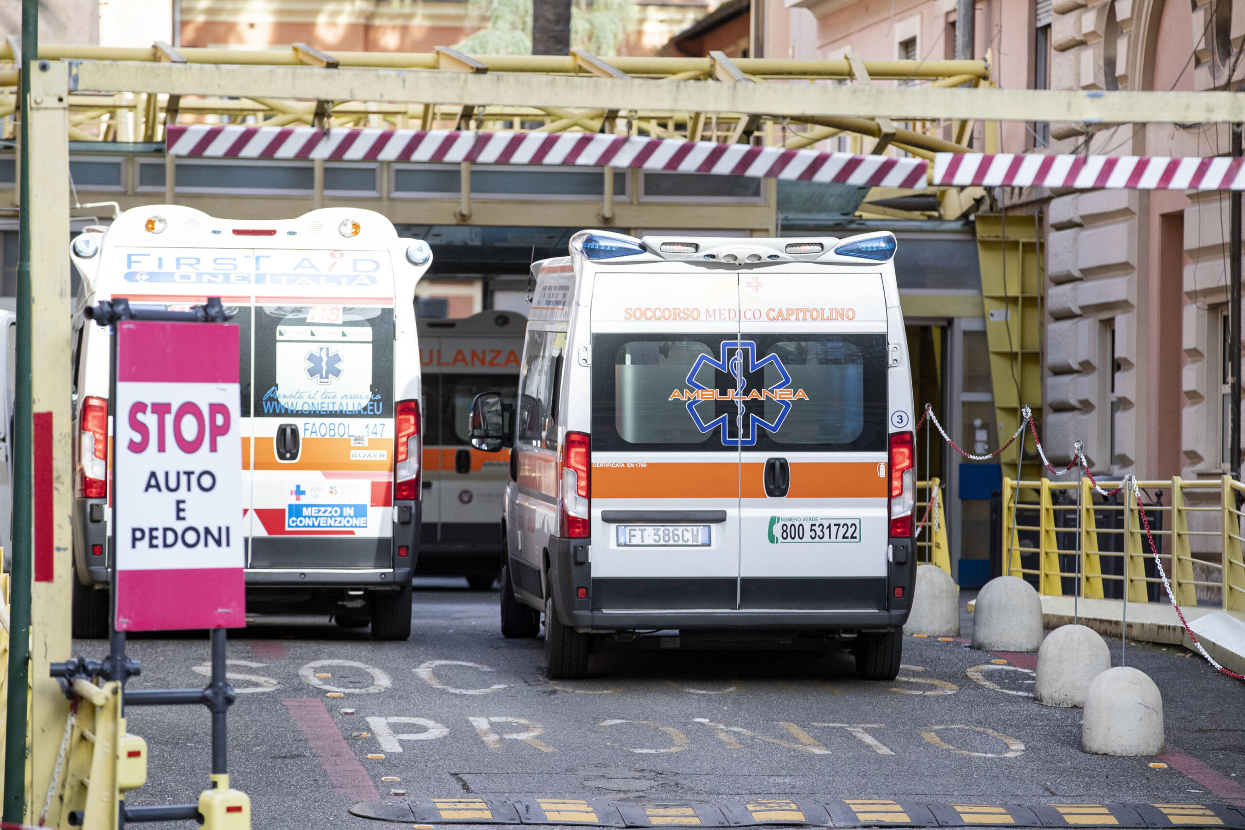 Incidente A Salerno Scontro Tra Due Auto A Castellabate Ferite 6