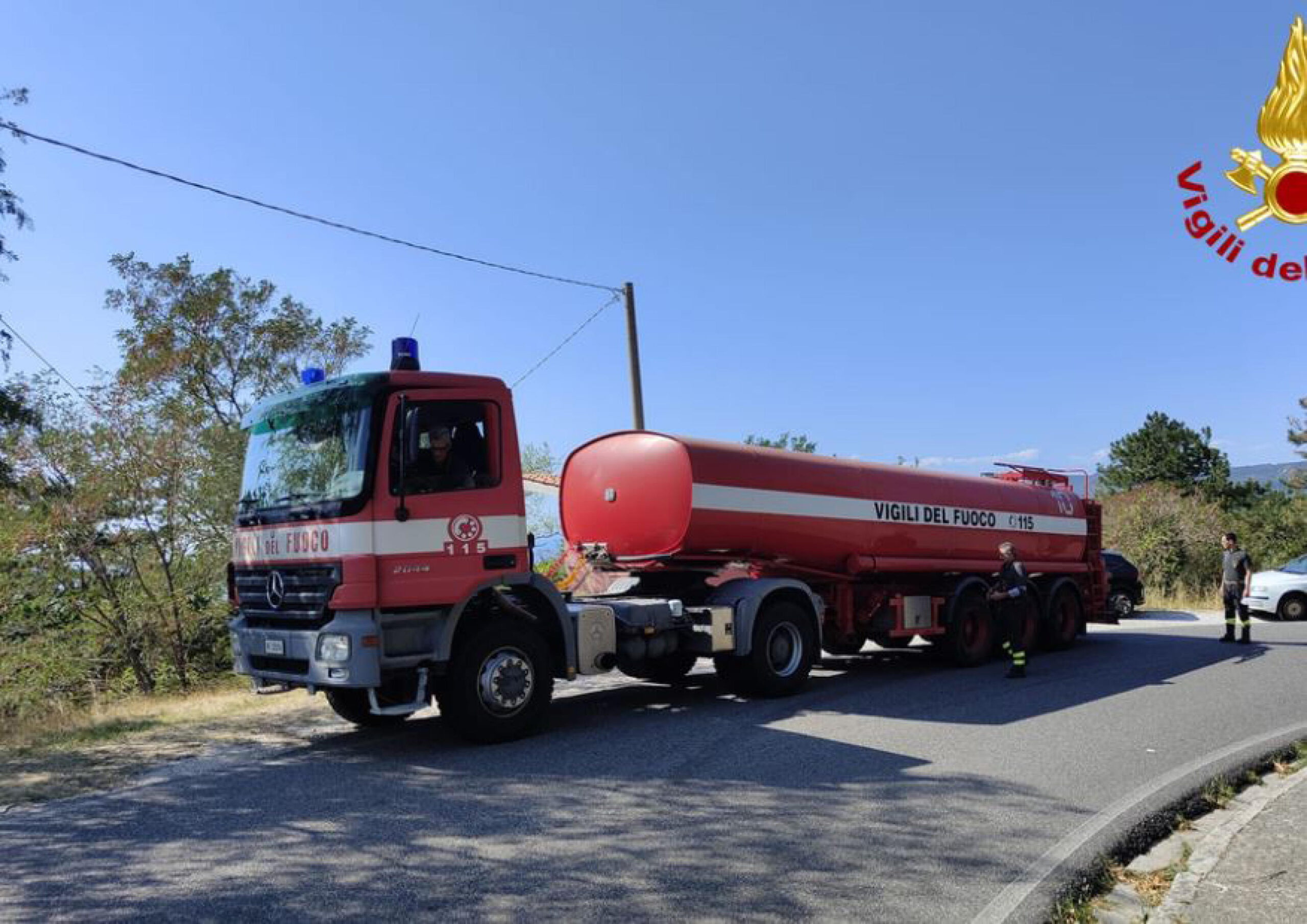 Cosenza Incendio Vicino Ad Acri Chiusa La Statale