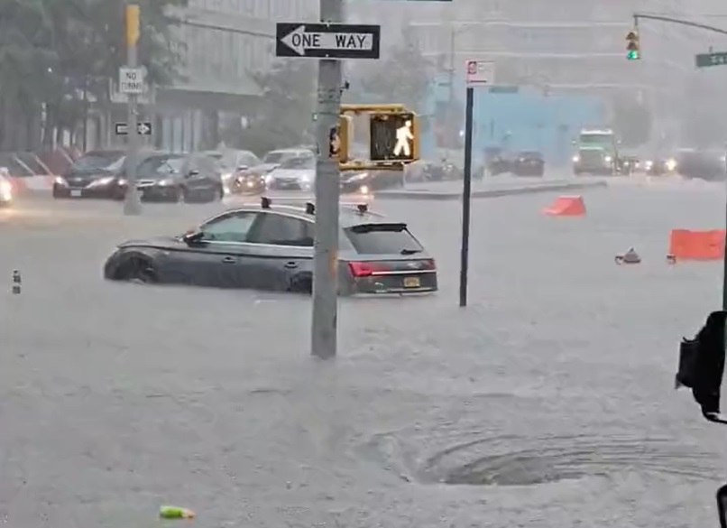 New York Sotto Al Diluvio Cosa Sta Succedendo Nella Grande Mela