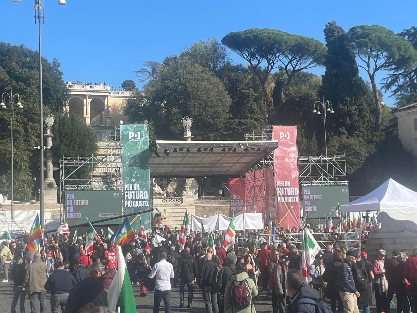 Manifestazione Pd A Roma A Piazza Del Popolo Per La Pace E Per La