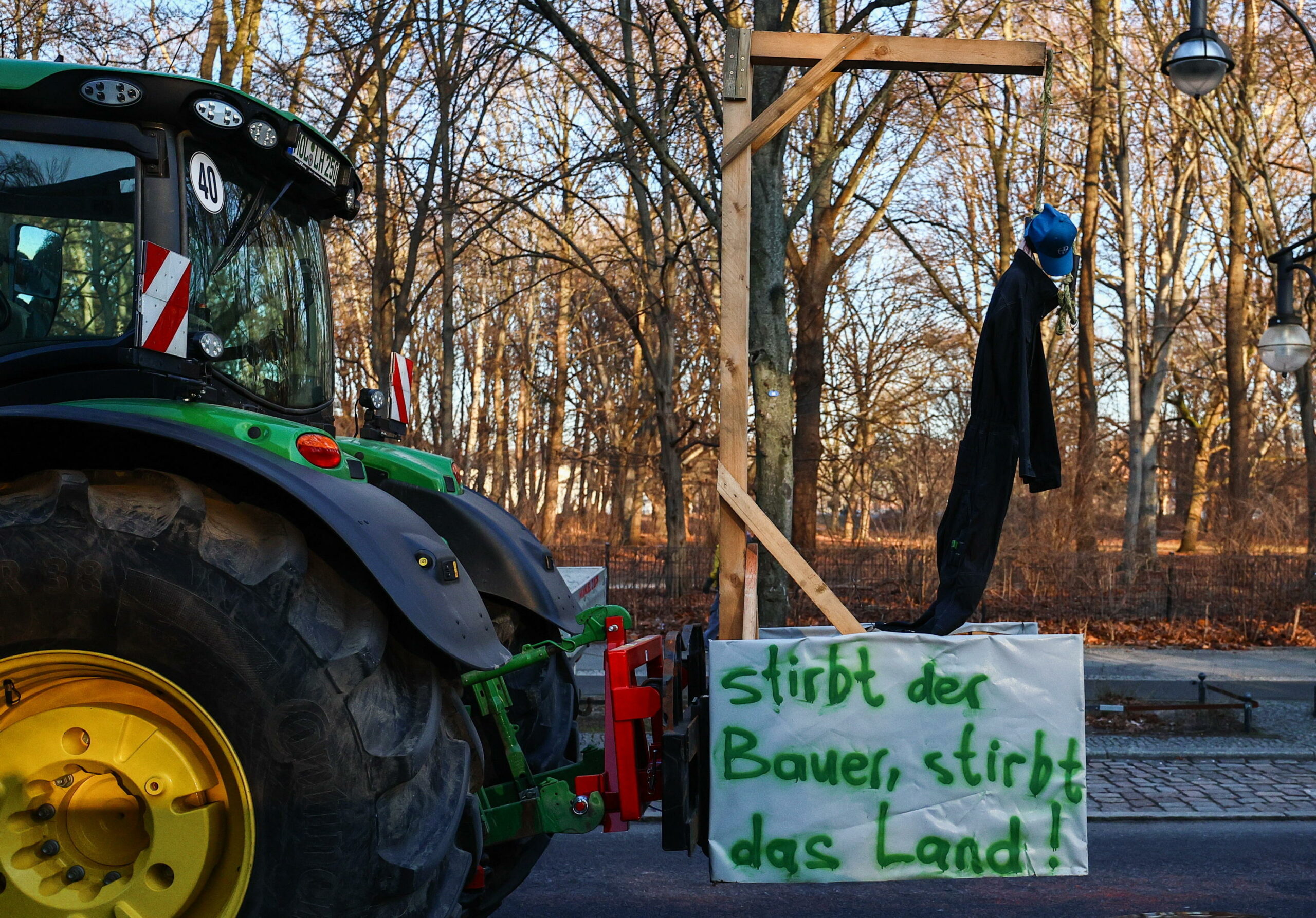 Germania La Protesta Dei Trattori Agita Berlino Gli Agricoltori