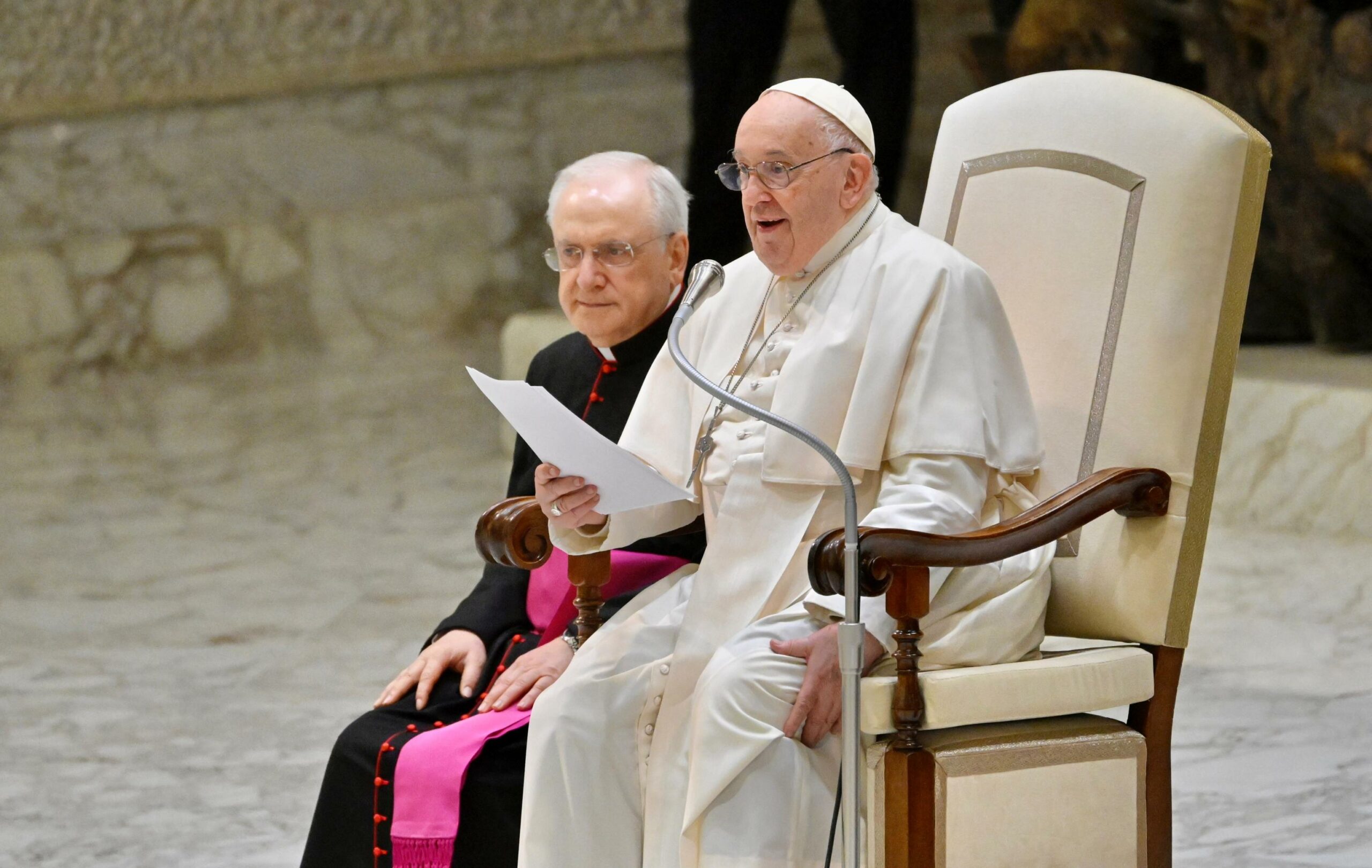 Papa Francesco rivela come sarà il suo funerale Niente catafalco