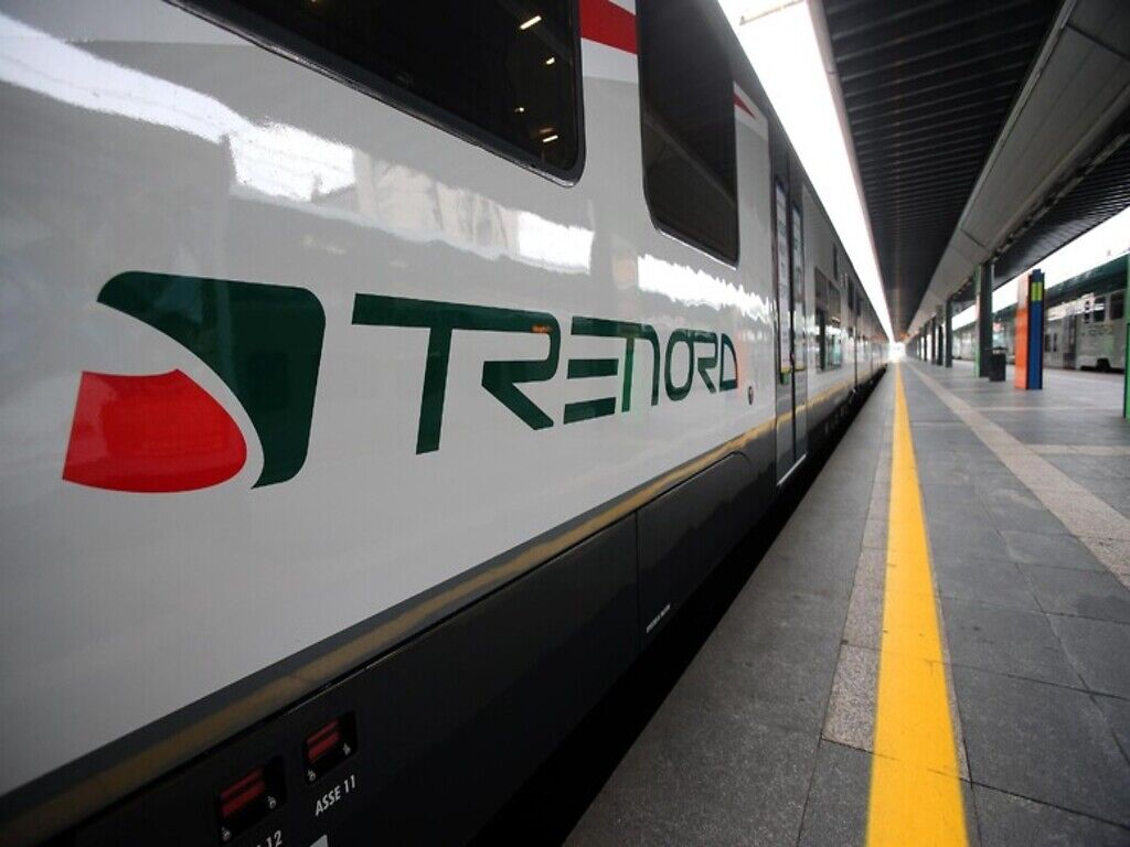 Trenord Assume Diplomati E Laureati Entro Il Giugno Posizione