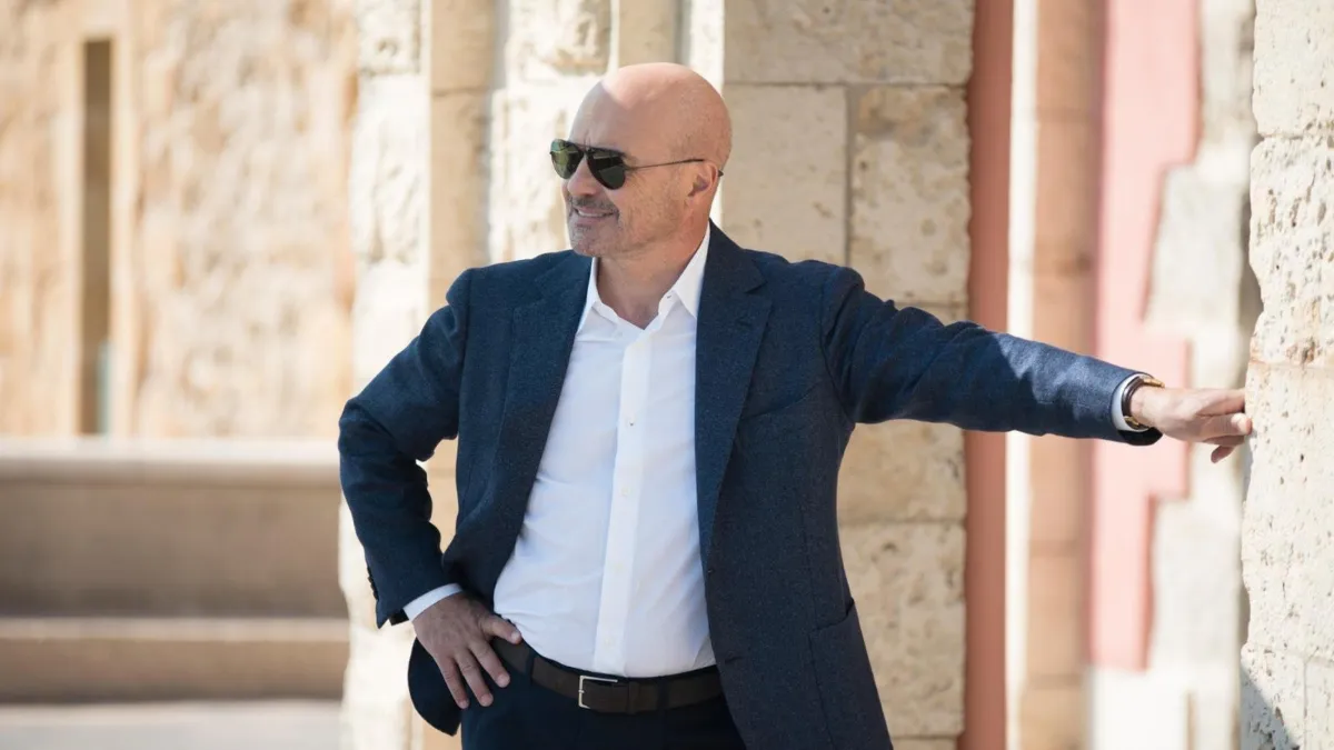 Dove si trova la casa della serie del Commissario Montalbano e chi è il proprietario?