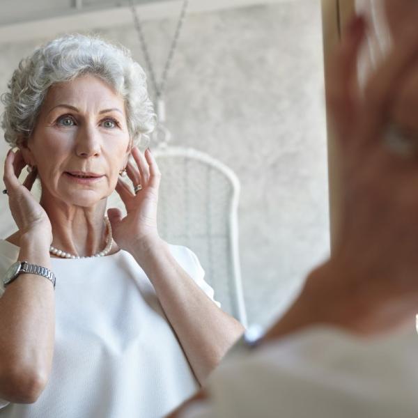 Come superare la paura di invecchiare a raggiungere questo traguardo in tranquillità