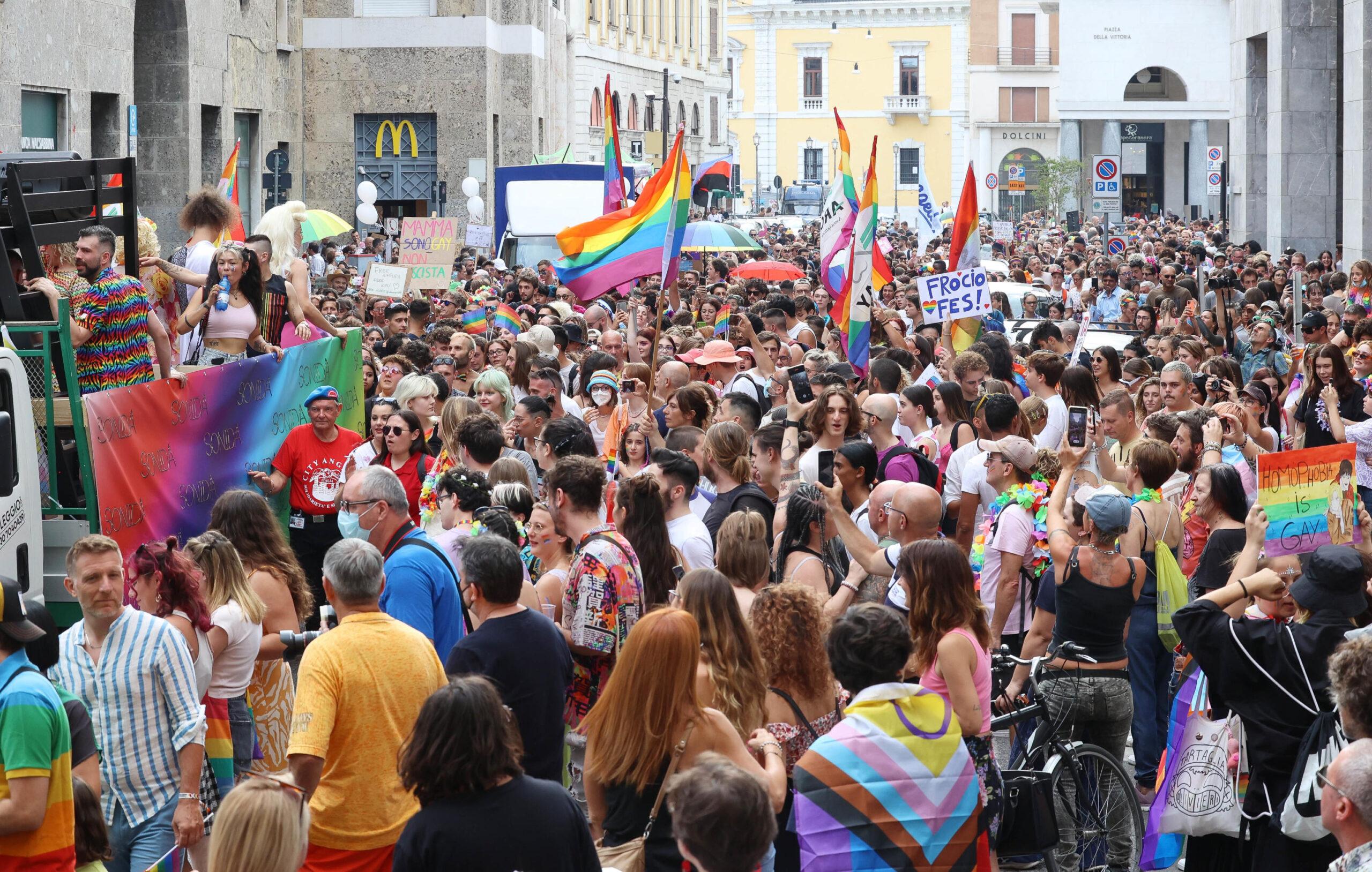 Brescia Pride 2023, oggi 2 settembre la parata: orario, programma e percorso