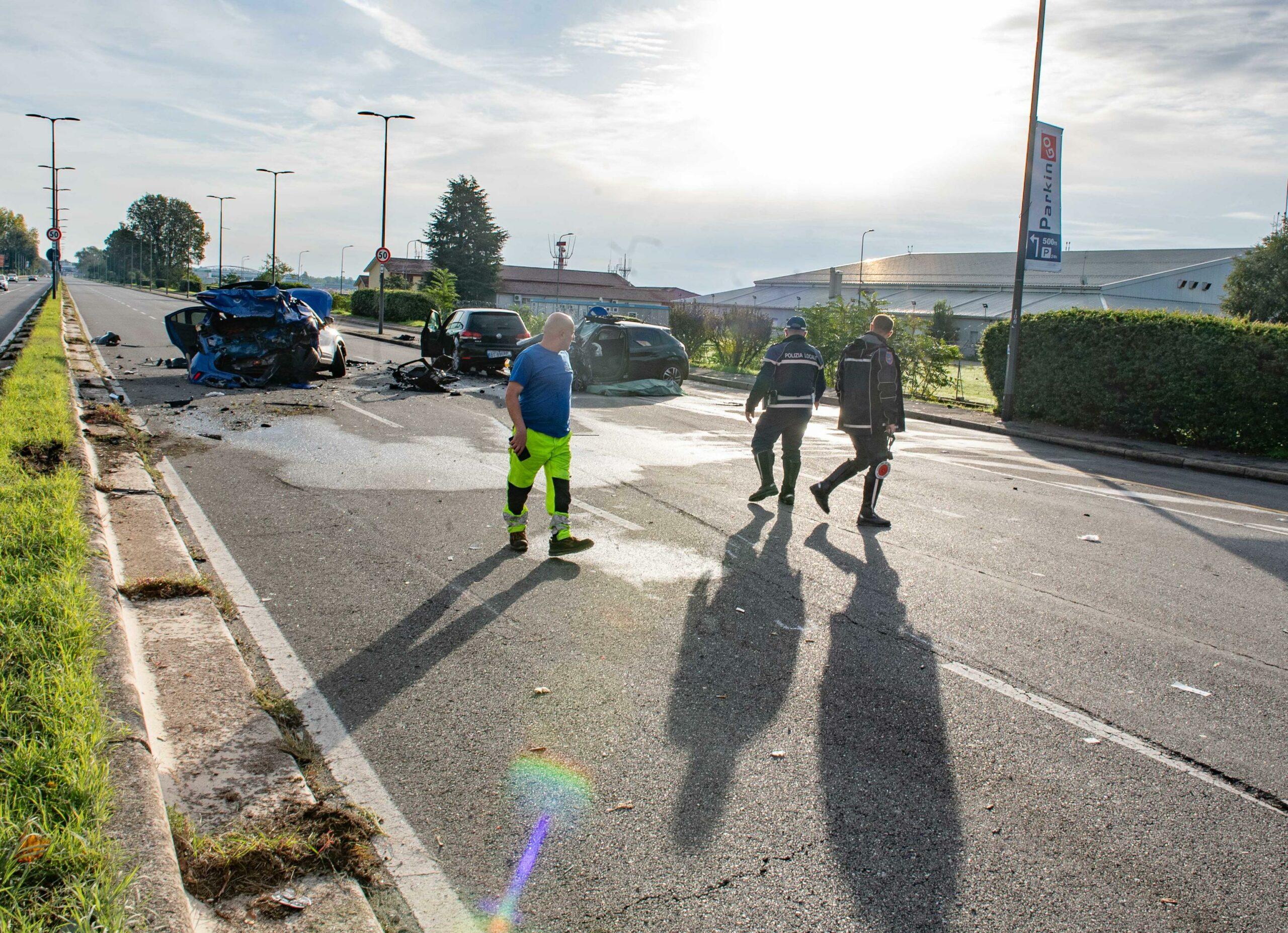 Novara, incidente a Cavallirio: scontro tra due auto, morta una donna di 40 anni