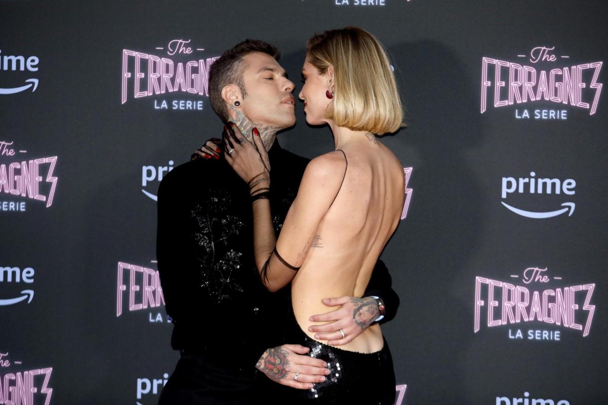 Fedez difende Chiara Ferragni per le foto in Sicilia poi cancella i…