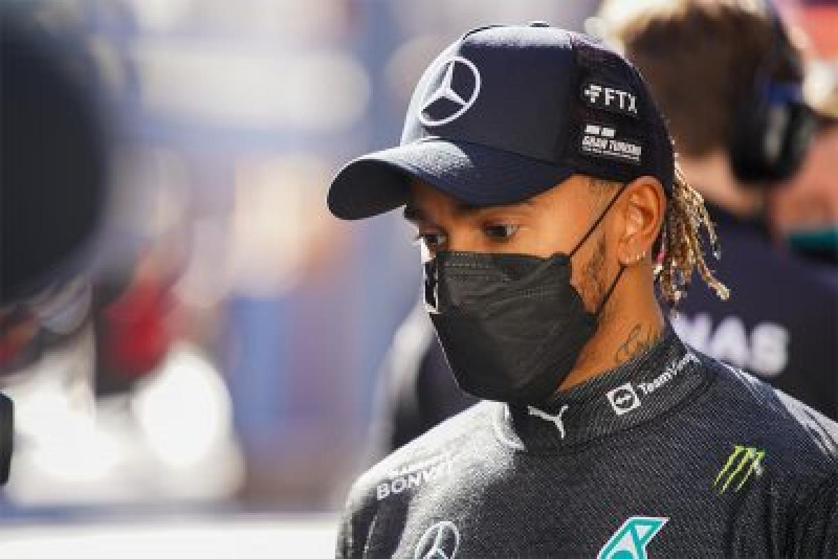 Formula 1, Lewis Hamilton e il dolore alla schiena: “Pregavo finiss…