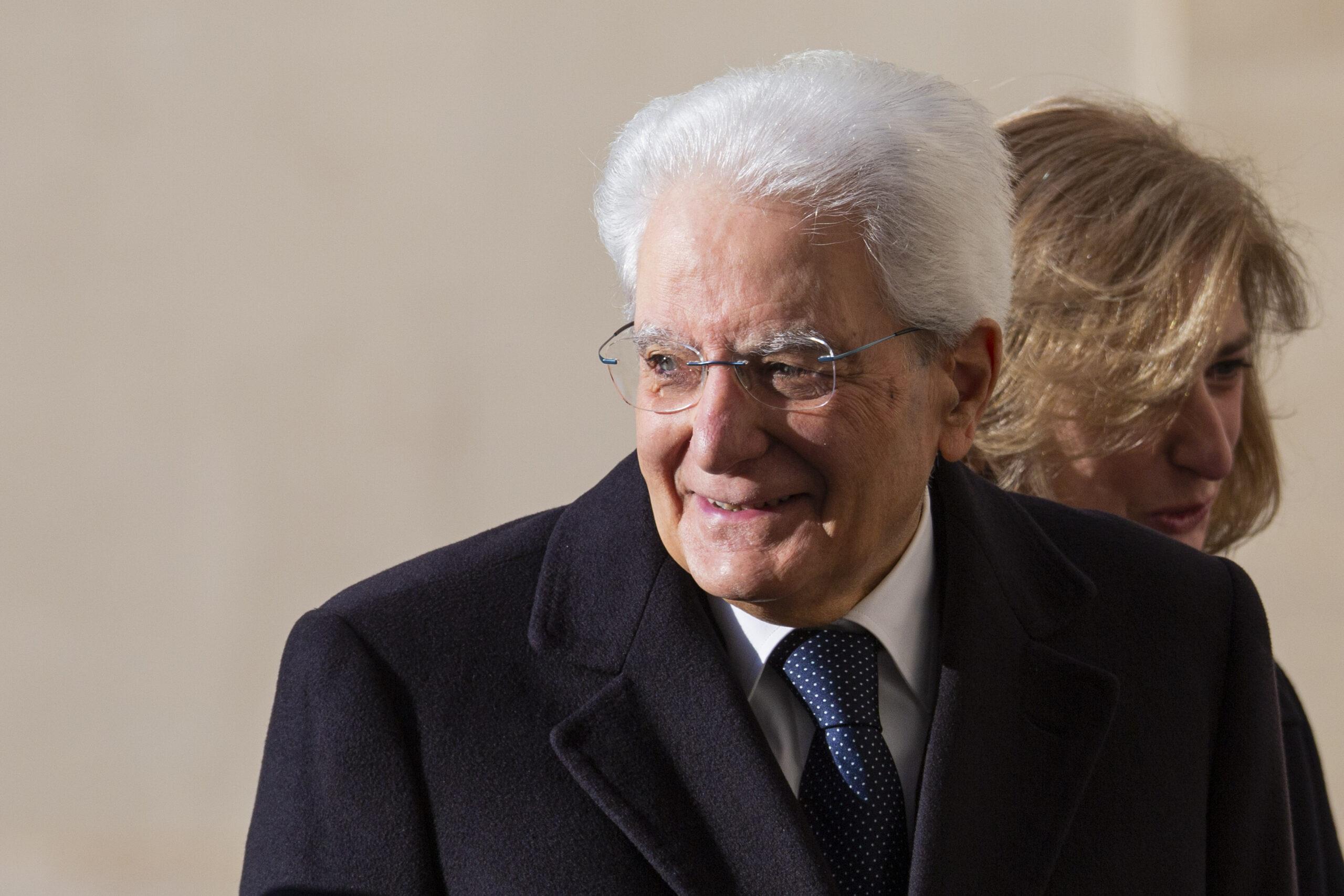 Buon compleanno Sergio Mattarella: età, moglie, figli, nipoti, fratelli foto da giovane del Presidente della Repubblica