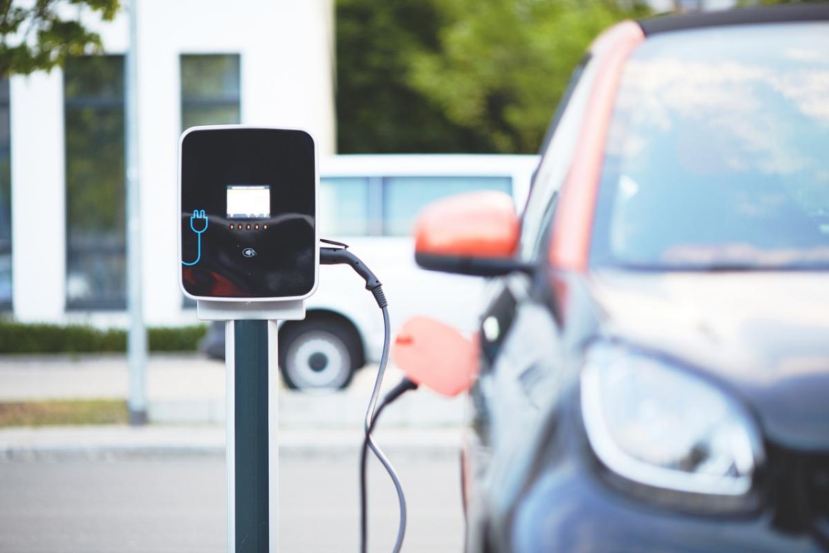 Nuovi incentivi per le auto elettriche: come funziona e a chi spett…