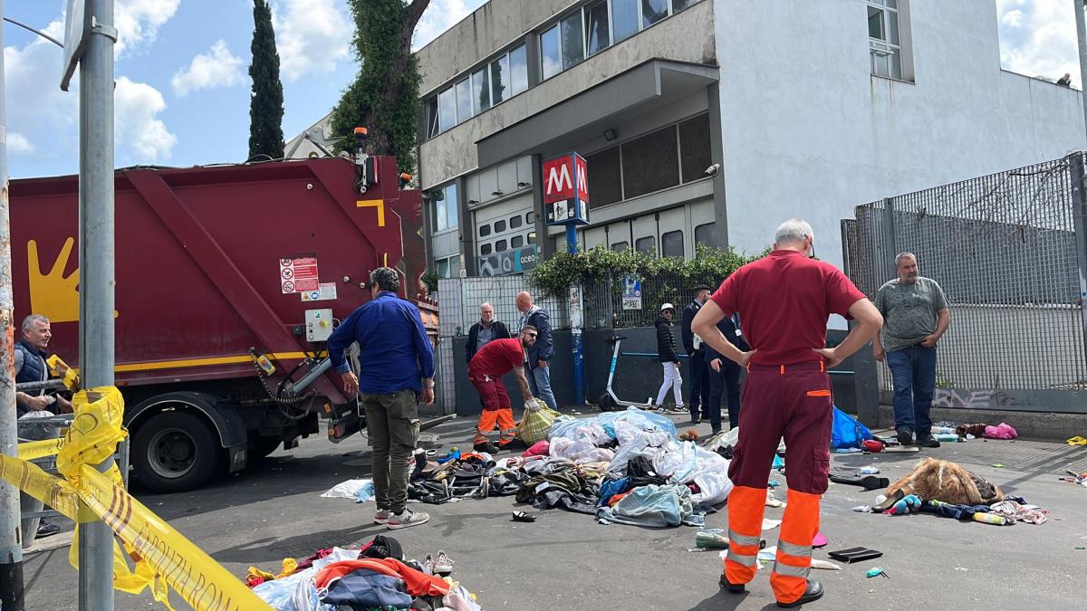 Roma: sgomberati gli ambulanti abusivi ad Ostiense – VIDEO