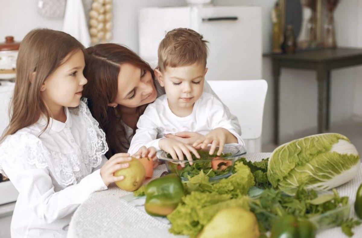 Quali sono i rischi di una dieta vegana per i bambini piccoli, i me…