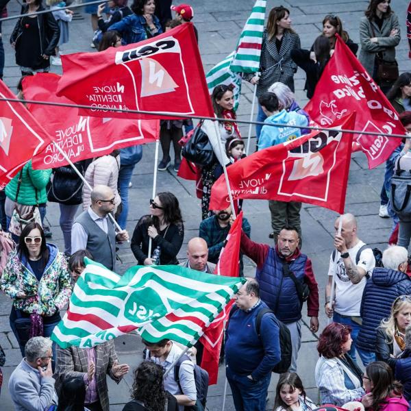 Palermo, dipendenti Amap senza stipendio in sit-in sotto alla questura