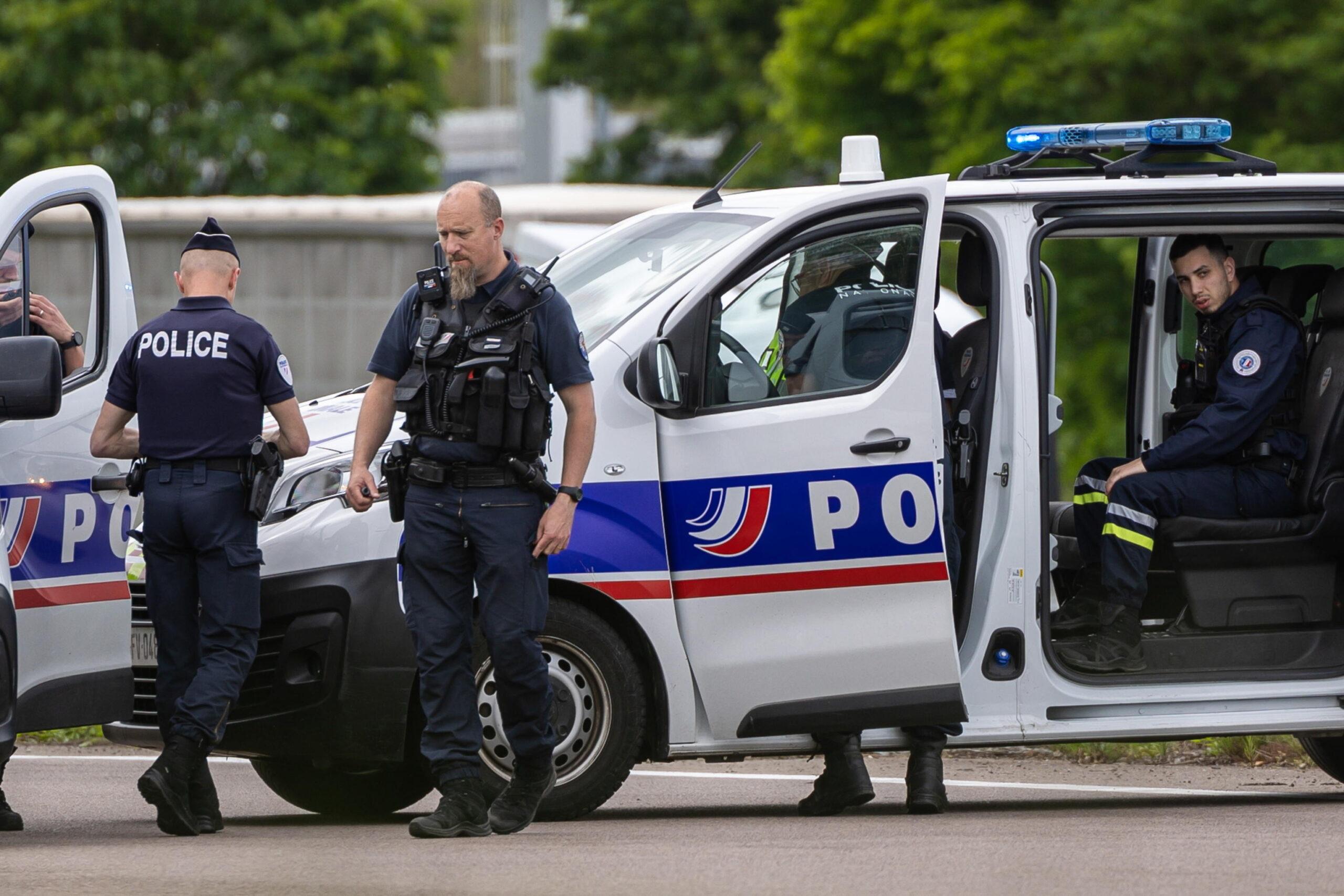 Francia, sparatoria a Thionville durante un ricevimento di matrimonio: un morto e cinque feriti | FOTO