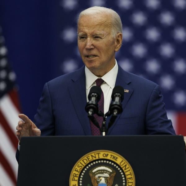 Guerra in Ucraina, telefonata tra Zelensky e il presidente USA Joe Biden: “Ribadiamo il sostegno a Kiev”