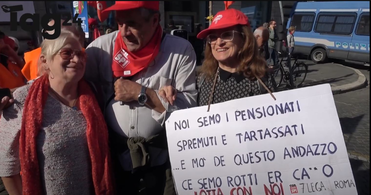 Pensioni, centinaia di persone alla manifestazione a Roma contro il governo: “Non siamo il bancomat dello Stato”