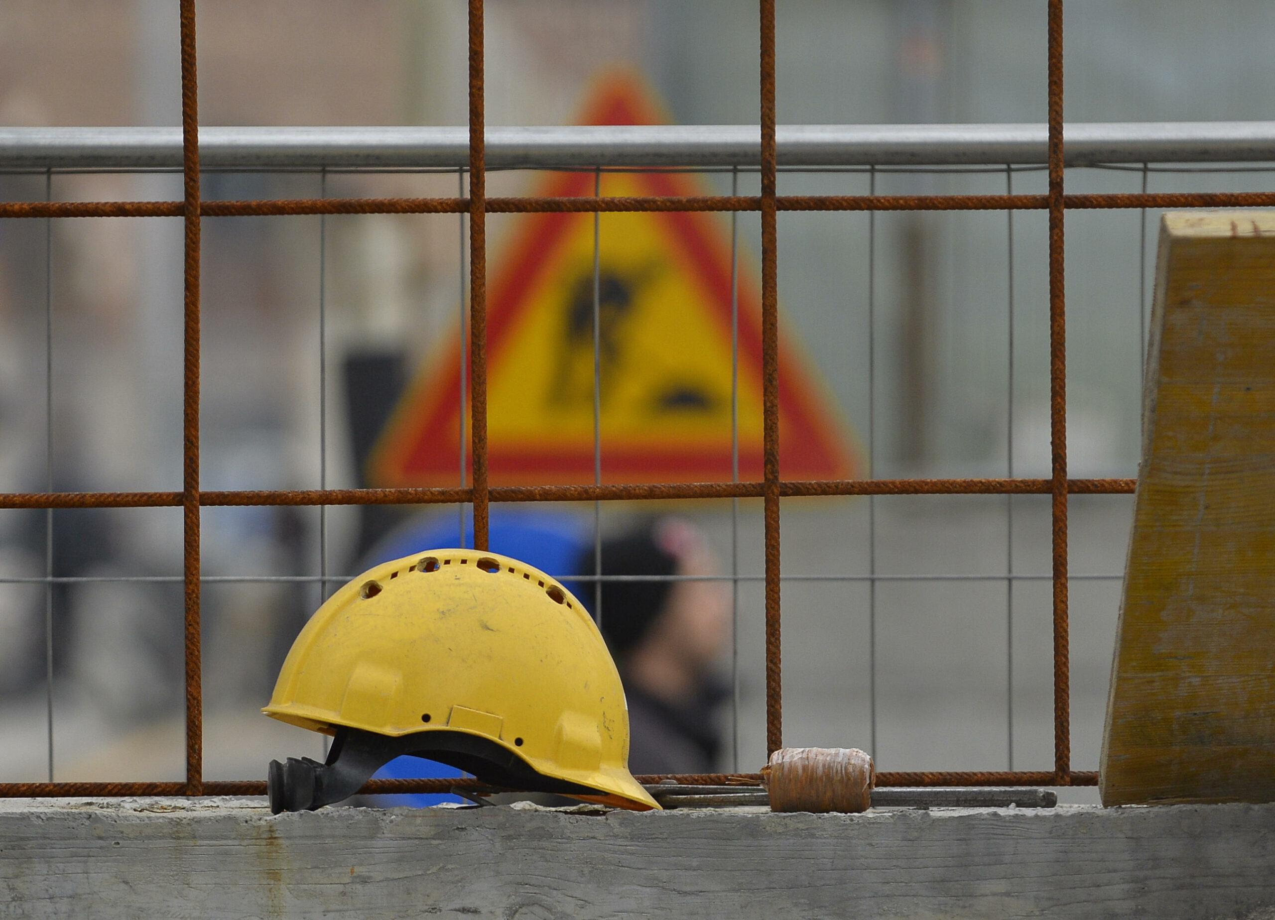 Torino, incidente sul lavoro in un cantiere di Rivoli: morto un operaio di 65 anni