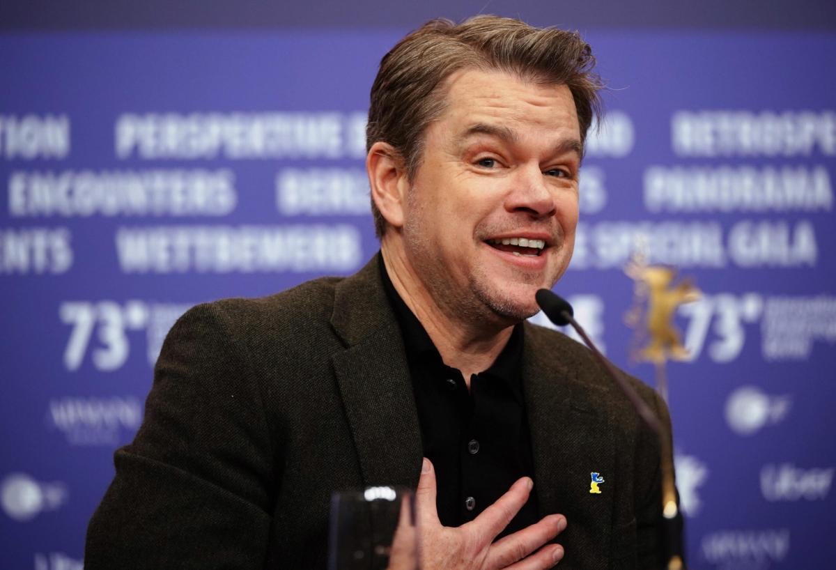 Matt Damon tifoso della Roma: al Roma Club di New York con la sciar…