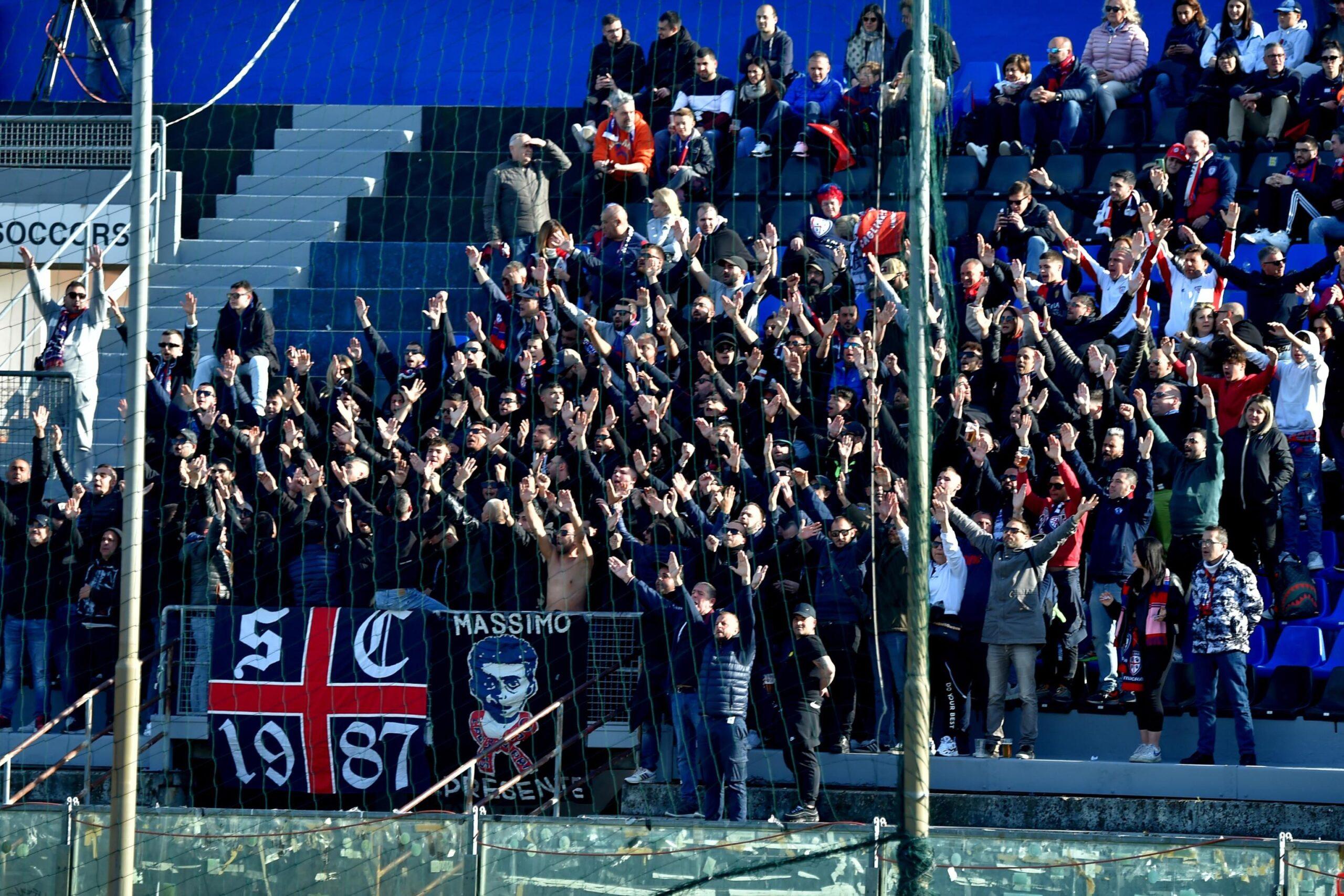 Daspo per 22 ultras del Cagliari dopo gli scontri nei match con Napoli e Inter