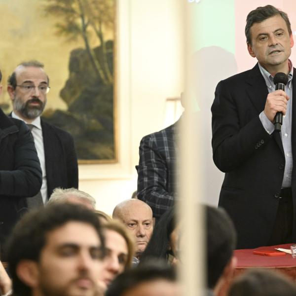 Elezioni Basilicata 2024, Calenda (Azione) appoggia Bardi e il centrodestra. Poi attacca PD e M5S: “Coalizione che non sa nemmeno gestire un condominio”