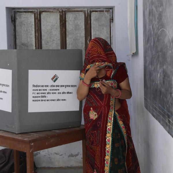 India, si chiude senza scontri la prima tornata elettorale: alle urne il 60% degli aventi diritto al voto