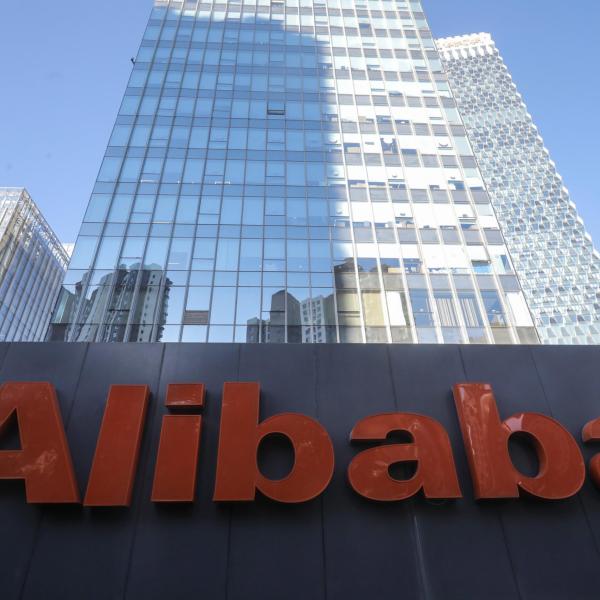 Cina, Alibaba nomina il nuovo CEO: Joseph Tsai sostituirà Zhang