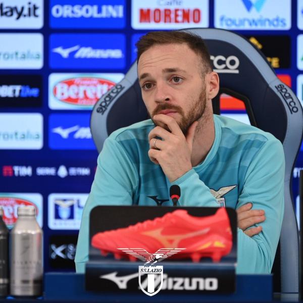 Lazio-Cagliari, Lazzari: “Gara da dentro o fuori, dobbiamo darci una svegliata. Felice del lavoro fatto con Sarri”