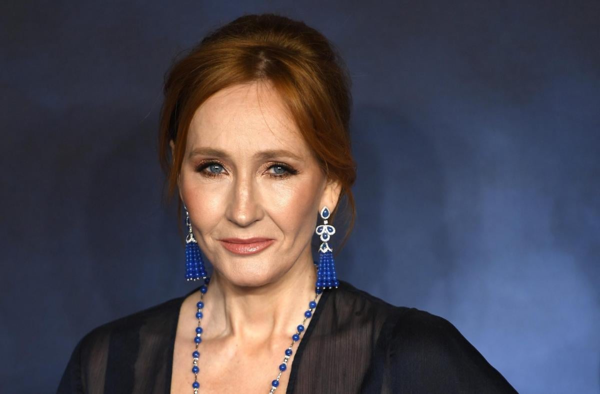 J.K. Rowling, un personaggio accusato di transfobia nel suo nuovo r…