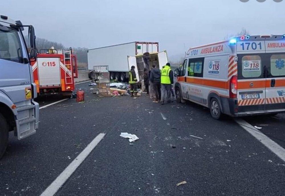 Moto contro camion, perde la vita un uomo di 39 anni