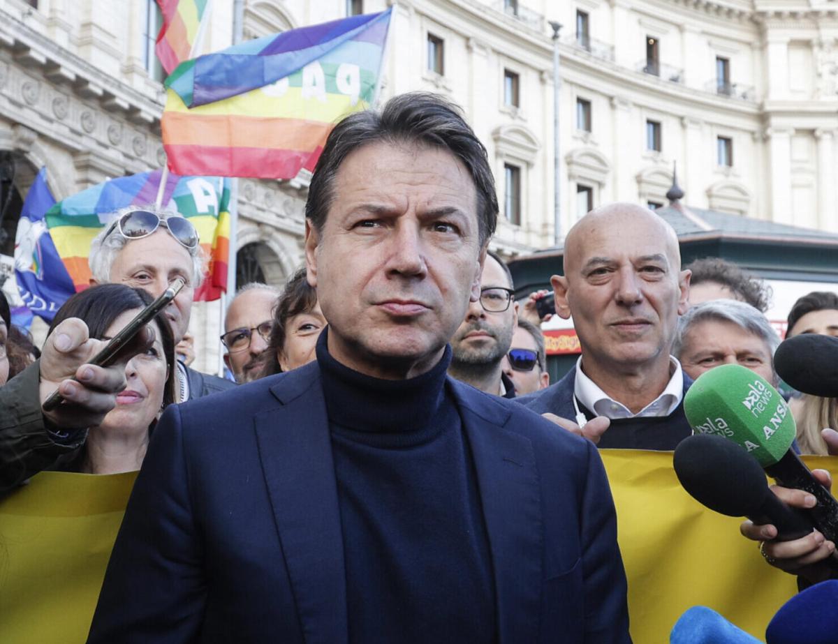 Armi all’Ucraina: Conte sfida la Schlein e il Partito democratico