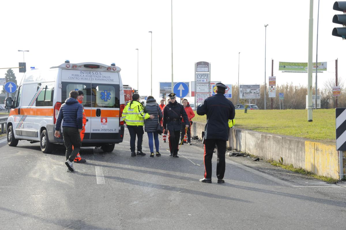 Reggio Calabria, terribile incidente stradale: morto un automobilis…