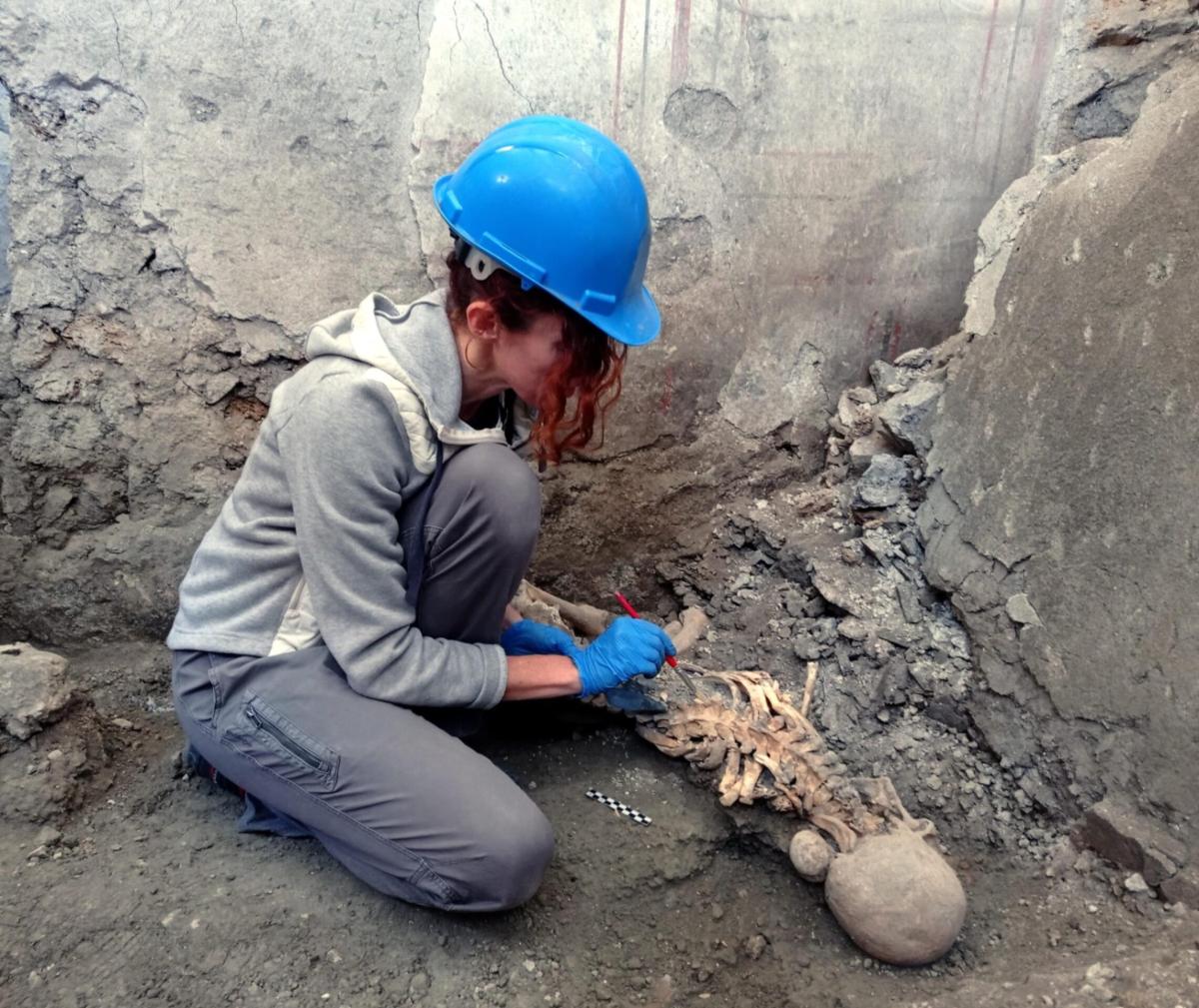 Pompei nuovi ritrovamenti: rinvenuti due scheletri nell’Insula dei …