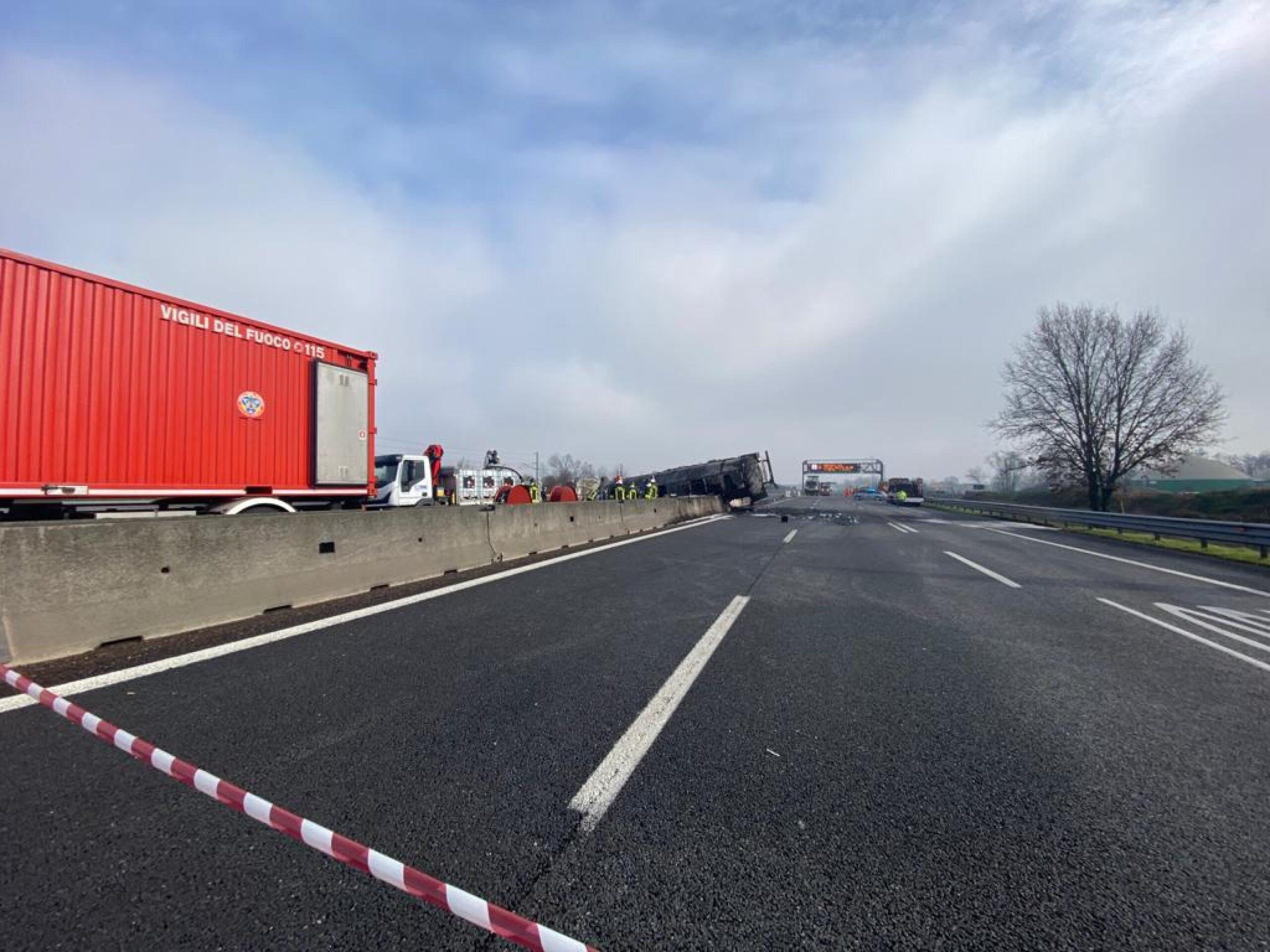 Piacenza, incidente sull’A1 all’altezza del km 84: chiuso il tratto autostradale