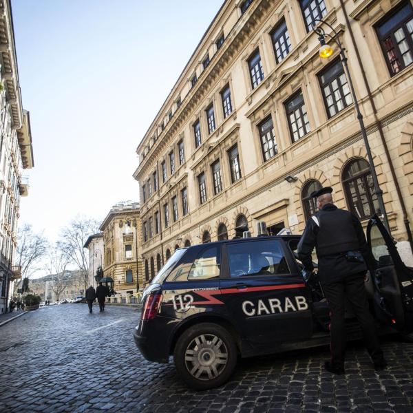 Roma, allarme bomba alla scuola ebraica, un testimone: “Ho i miei dubbi che fosse un’evacuazione. Non dobbiamo aver paura solo noi ebrei, si sottovaluta il pericolo | ESCLUSIVA