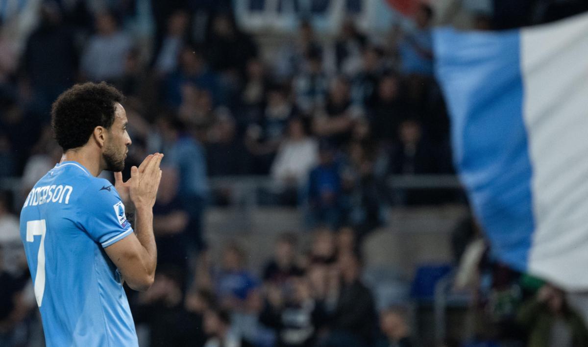 Felipe Anderson saluta tutti e dà l’addio, torna in Brasile: niente Lazio o Juve, va al Palmeiras