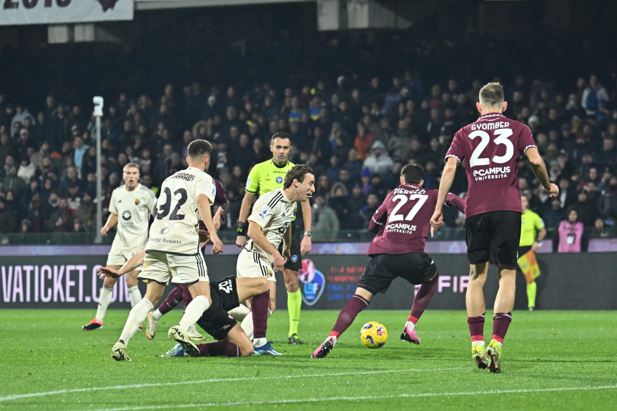 Salernitana-Roma 1-2: Dybala e Pellegrini in gol, De Rossi sorride