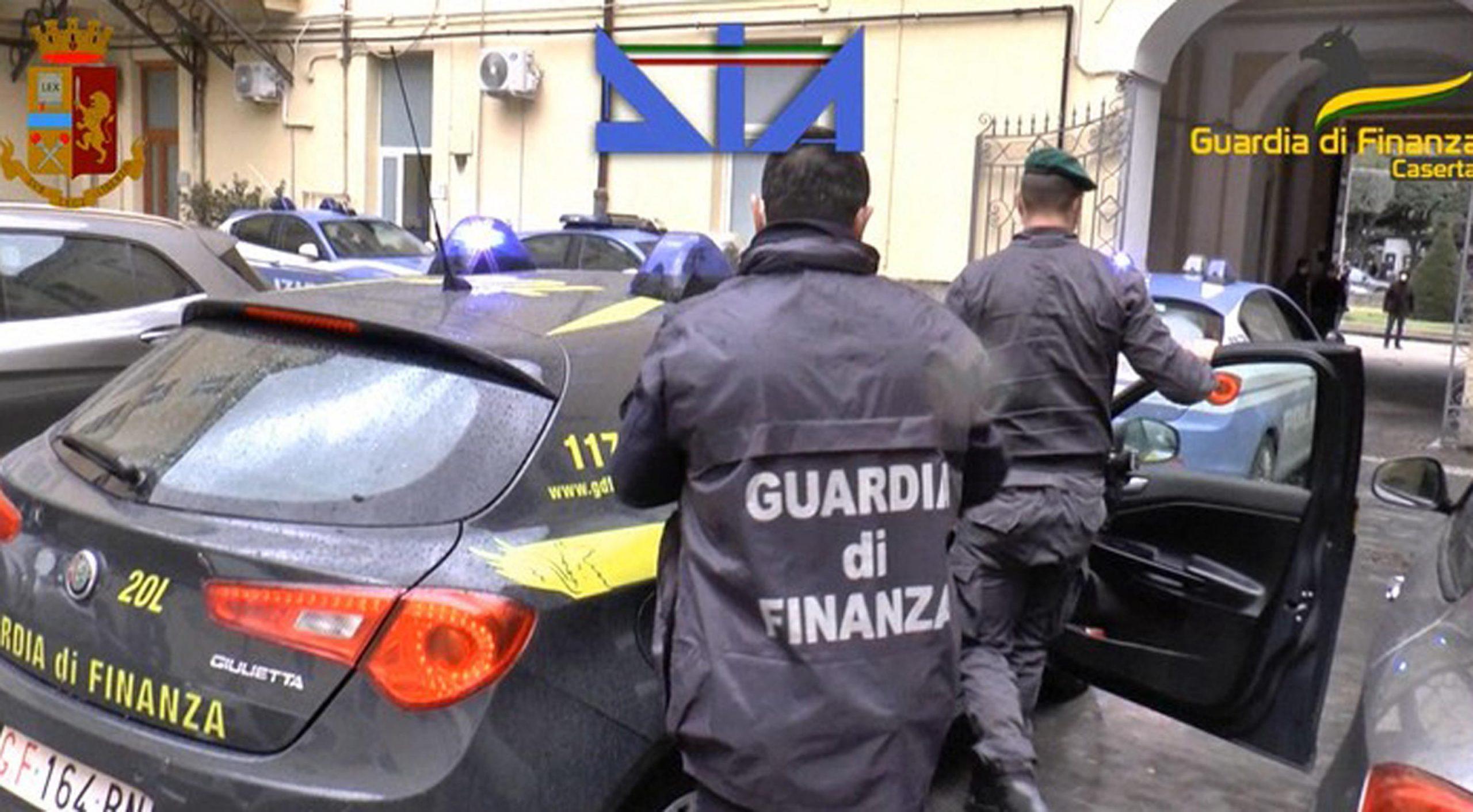 Caserta, illecita assegnazione di loculi nel cimitero di Santa Maria a Vico: 6 arresti per corruzione