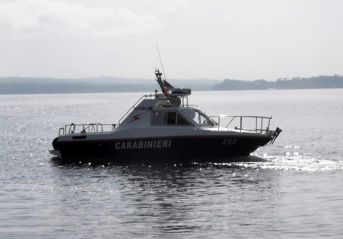 Lago Bracciano, scomparso un ragazzo nelle acque dopo essersi tuffa…