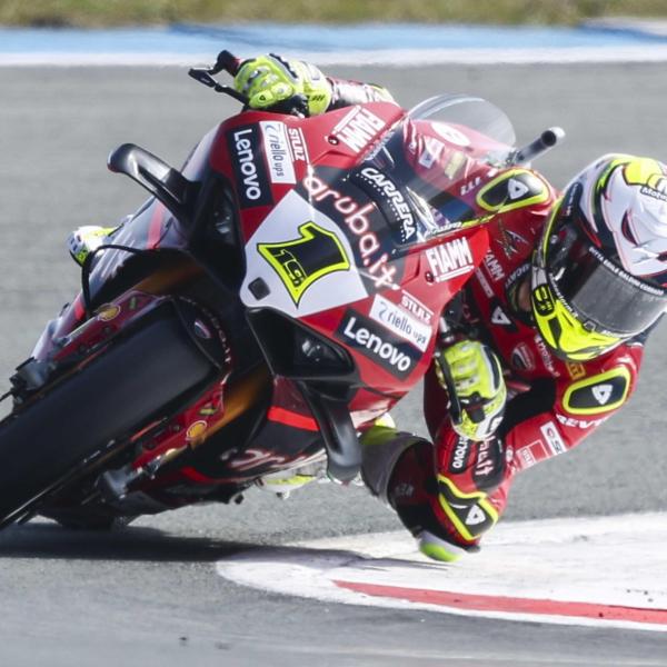 Moto GP, Alvaro Bautista torna in gara: lo spagnolo correrà in Ducati al Gran Premio di Malesia