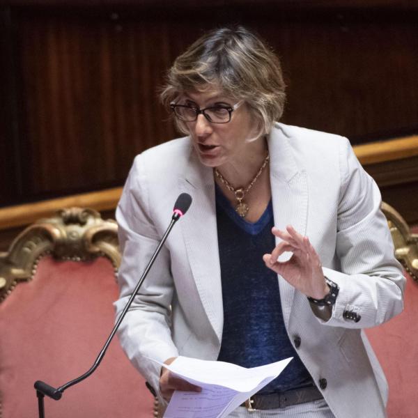 Senato, approvato il ddl sul sequestro degli smartphone: la maggioranza vota a favore, contrario solo il M5S. Adesso il testo passa alla Camera