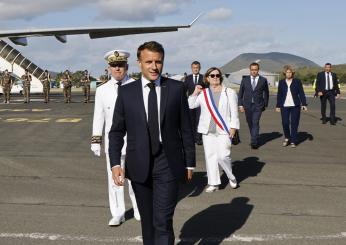 Caos in Nuova Caledonia, Macron atterra a Nuomea: “La prima cosa è l’ordine, la calma e la pace”