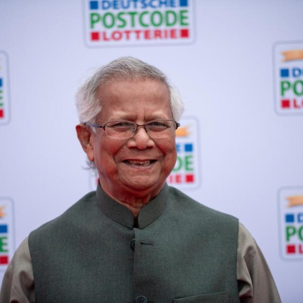 Muhammad Yunus guiderà il Bangladesh, il nuovo presidente ad interim: “Voglio tornare a casa e lavorare insieme per il Paese”