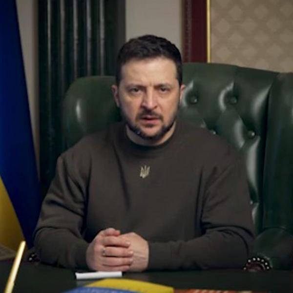 Guerra in Ucraina, la Russia ha perso “quasi 200.000 soldati”. Zelensky: “Putin sta rafforzano le sue forze per vendicarsi”