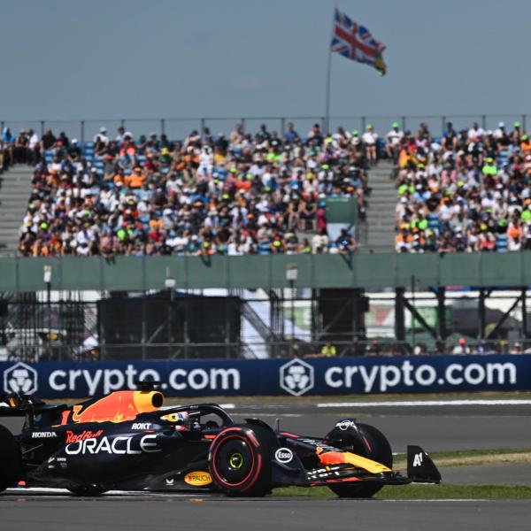 Formula 1, prove libere GP Silverstone: primo Verstappen, 2° Sainz