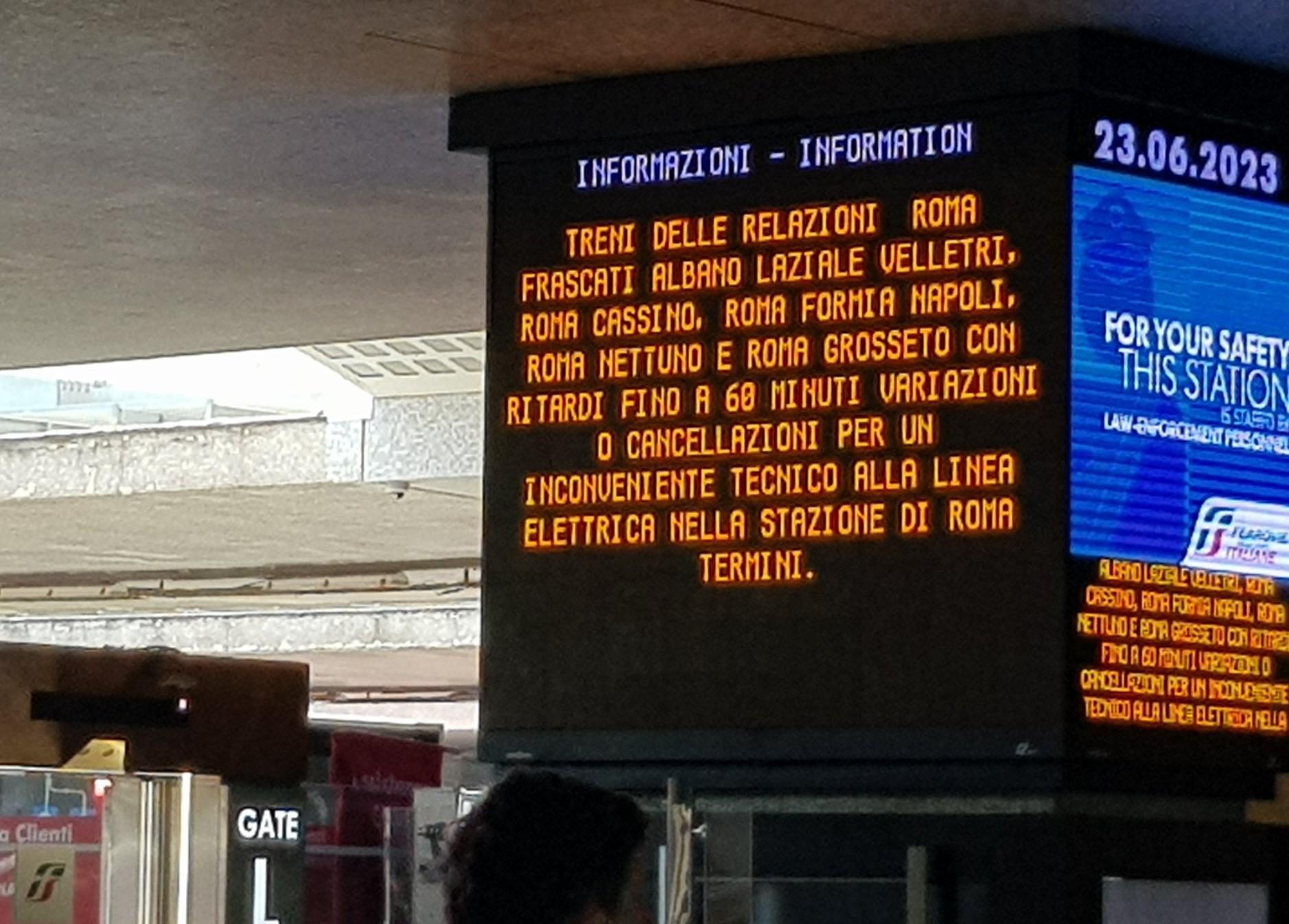 Roma, stazione Termini nel caos. Guasto sulla linea che porta a Fiumicino: treni in tilt