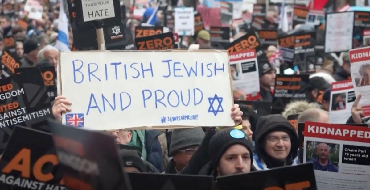 Inghilterra, manifestazione contro l’antisemitismo a Londra: 50mila in piazza al fianco di Israele