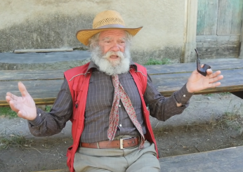 Addio a Giuseppe Spagnuolo, il custode simbolo di Roscigno Vecchia: era l’ultimo abitante del borgo “fantasma”