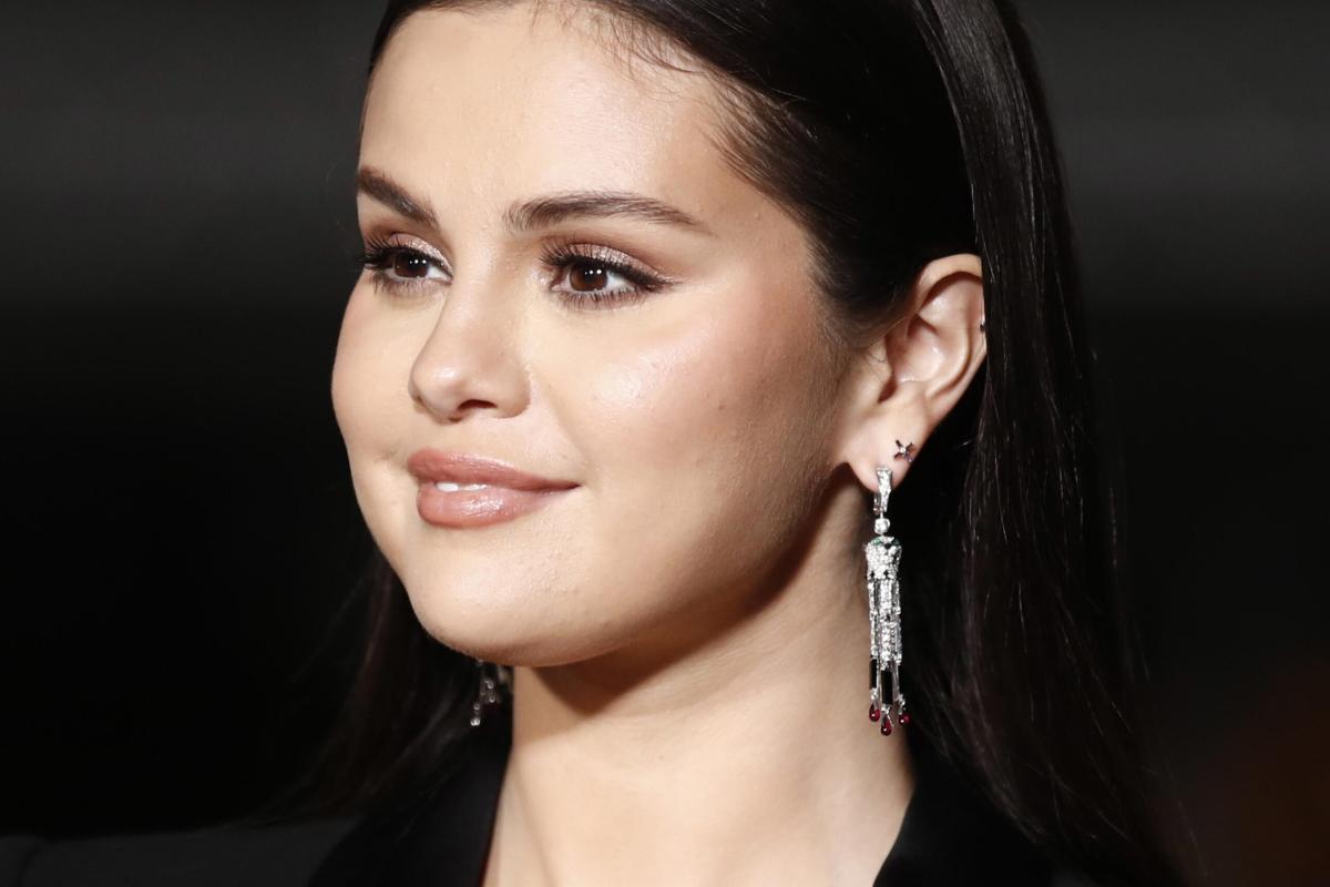 Selena Gomez annuncia la sua nuova canzone, Single Soon, in uscita …